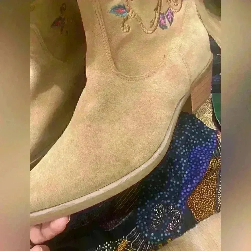 NWT FARM RIO CAMEL BOHO WESTERN
BOOT SZ 7 - Picture 9 of 9